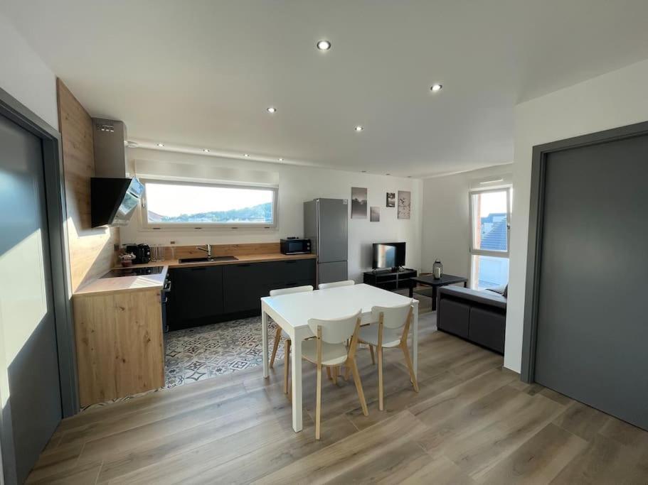 Appartement Climatise Charmes  Luaran gambar