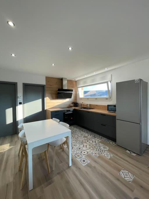 Appartement Climatise Charmes  Luaran gambar
