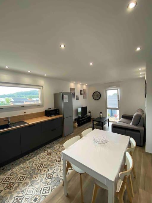 Appartement Climatise Charmes  Luaran gambar