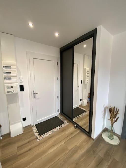 Appartement Climatise Charmes  Luaran gambar