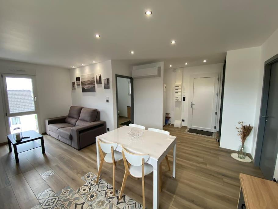 Appartement Climatise Charmes  Luaran gambar